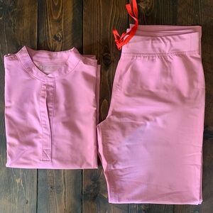 Figs Pink Medium Scrub Set